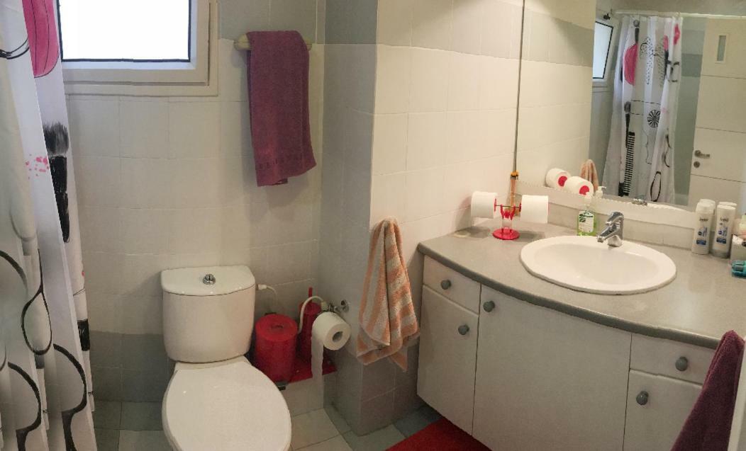 Comfortable Quiet Room With A Private Bathroom In Shared Apartment Tel Aviv Exterior foto